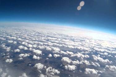 Ученые зафиксировали необычные звуки неизвестного происхождения высоко в небе