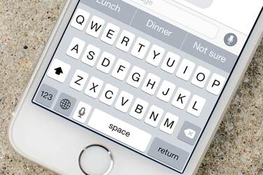 Як користуватися автозаміною тексту iPhone