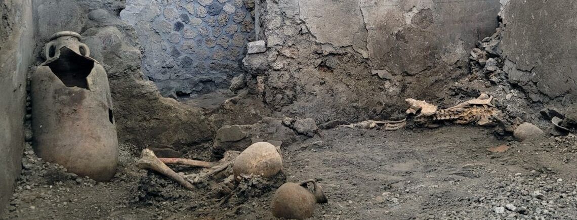 Скелеты женщин и ребенка: в Помпеях нашли новых жертв Везувия (фото, видео)