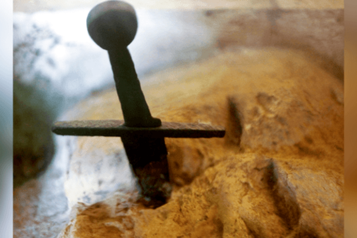 Scientists find a sword from the Middle Ages embedded in a stone: why the legend of Escalibur is not entirely fiction