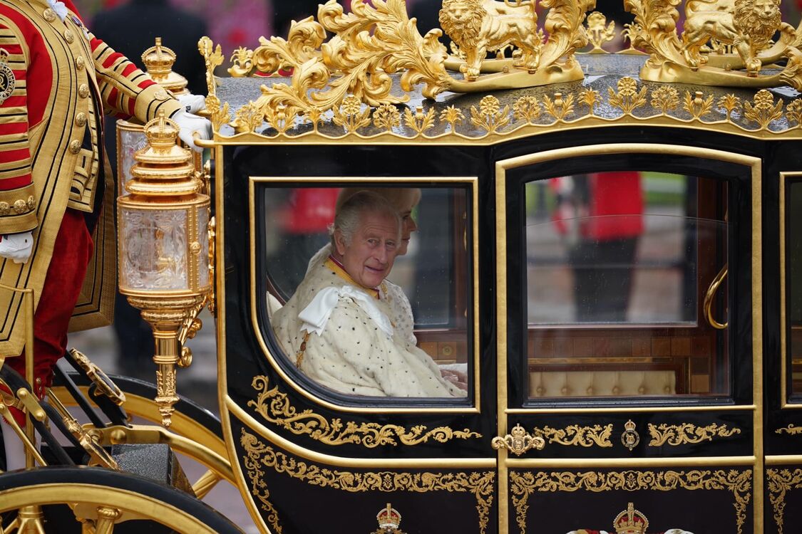 'Боже, бережи короля': Чарльз III склав присягу та офіційно проголошений монархом (фото)