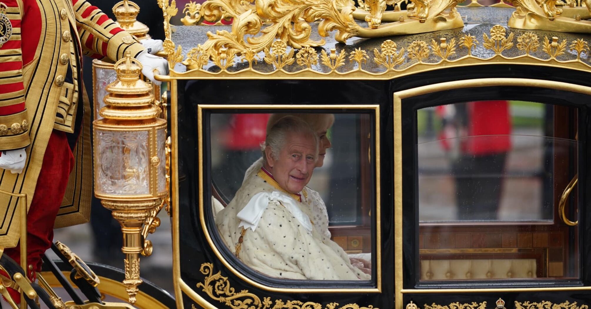 'Боже, бережи короля': Чарльз III склав присягу та офіційно проголошений монархом (фото)