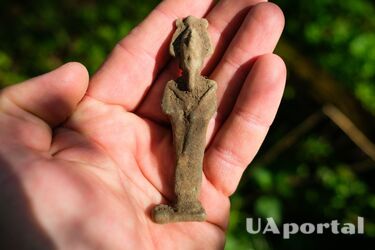 Niezwykłe odkrycie: Dwie tysiącletnie statuetki przedstawiające egipskich i rzymskich bogów znalezione w Polsce (foto)