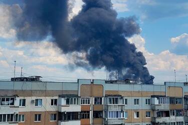 'Бавовна' посетила российский Брянск: горит недостроенный военный госпиталь (фото и видео)