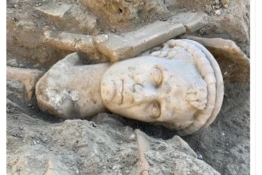 Ancient statue of a priest 2000 years old unearthed in Turkey: called the most beautiful find