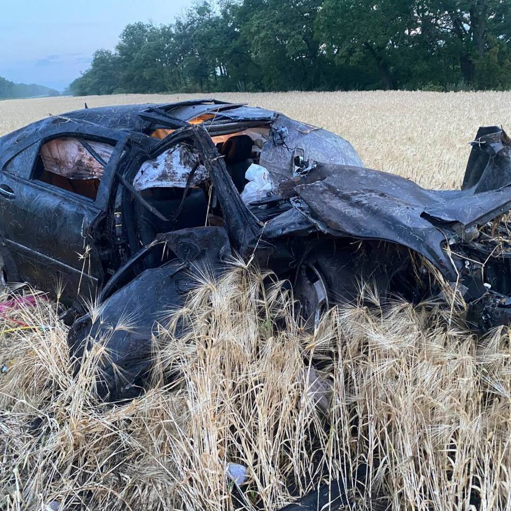 Drunken policeman kills three graduates in Kirovohrad region, 4 more passengers in hospital (photos)