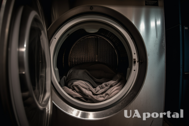How long can wet laundry be left in the washing machine