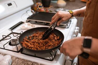 The dishes that should never be cooked in a non-stick frying pan