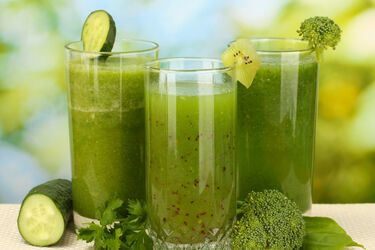 Утоляет жажду и придает сил: как приготовить 'суперсмузи' из огурцов и мяты