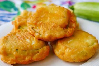 Как пожарить свежие кабачки в кляре