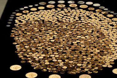 A man in the United States found a 100-year-old treasure in a cornfield (video)