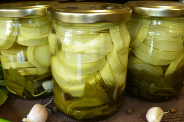 Как закрыть кабачки с чесноком на зиму