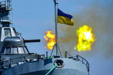 Бойцы ВМС ВСУ в тылу 'демилитаризовали' врага вместе с его складом и грузовиками (видео)