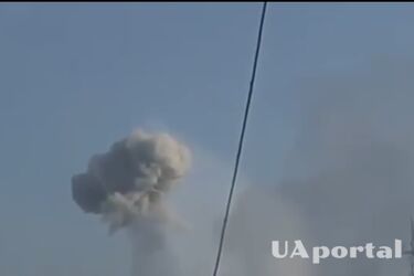 В окупованому Криму дрон влучив в склад боєприпасів: детонація продовжується, в Джанкої зупинені потяги