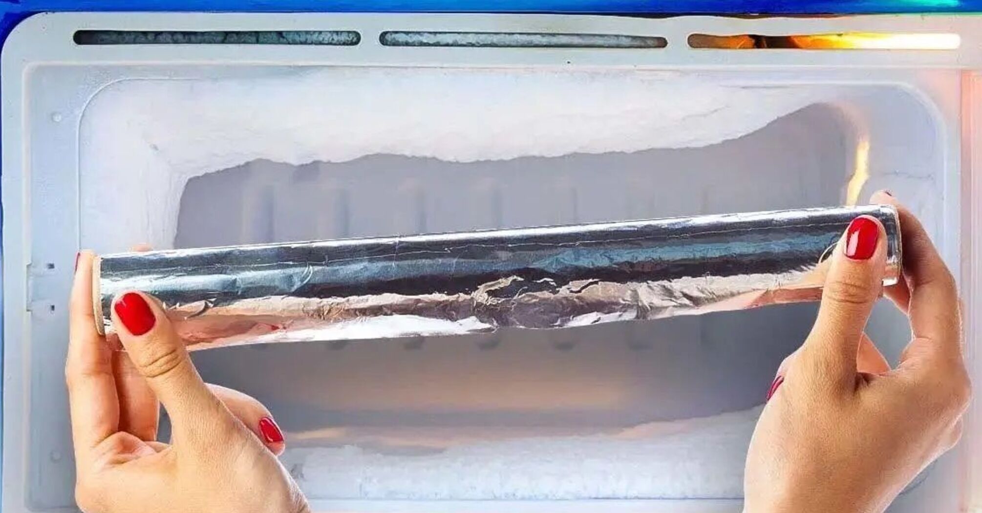 Для чого фольгу кладуть у морозилку: геніальний лайфхак