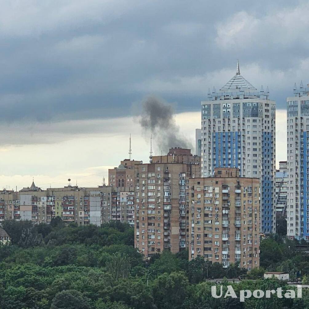 В Донецке произошел 'прилет' по зданию 'МВД ДНР' (фото и видео)
