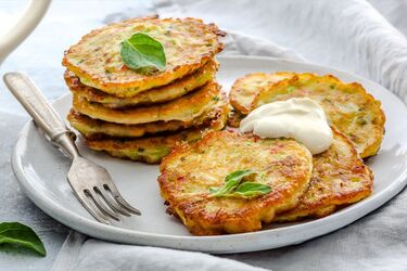 Як приготувати оладки зі свіжих кабачків