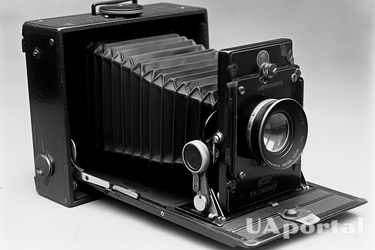 The history of the camera: how it became easier for people to preserve memories