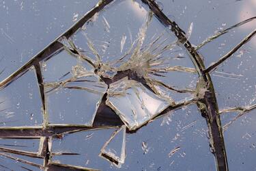 Повреждена душа или семь лет несчастья: что скрывает разбитое зеркало