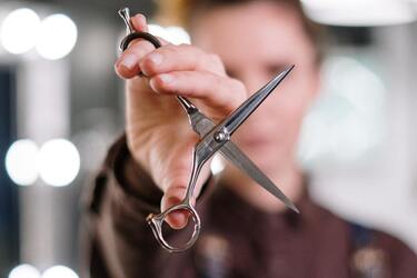 HHow to quickly sharpen scissors in seconds: the simplest lifehack
