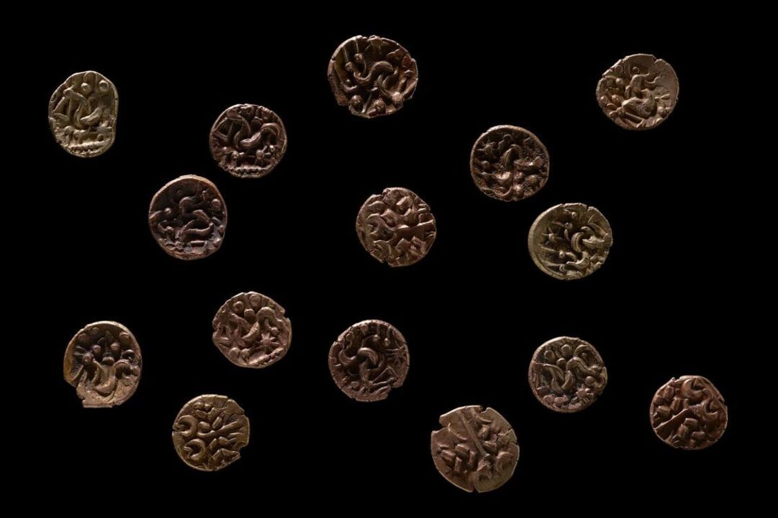 У Британії знайшли скарб із золотих монет, якому понад 2000 років