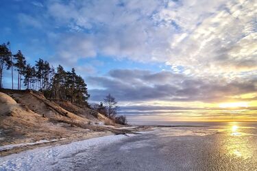 Проверьте, входит ли ваше любимое место купания в Киевской области в перечень официально разрешенных ОВА