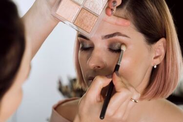 Что способствует росту ресниц