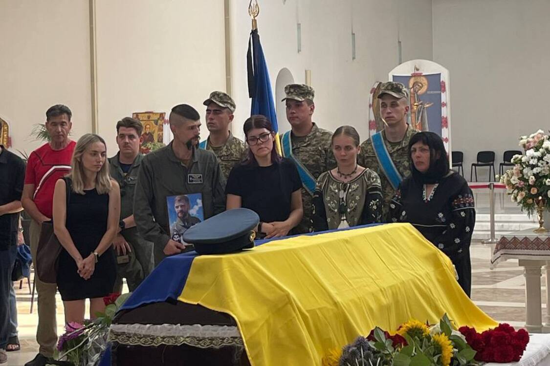 Трагическая гибель 'Джуса': в Киеве начали церемонию прощания (фото, видео)
