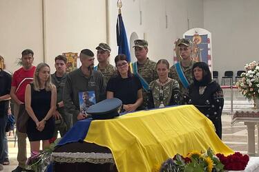 Трагічна загибель 'Джуса': у Києві почали церемонію прощання (фото, відео) 