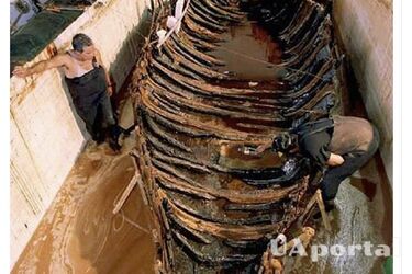 Scientists discover a 1st century BC boat at the bottom of the Sea of Galilee in Israel that may be related to biblical events