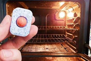 Духовка будет блестеть: всего одна таблетка этого средства поможет эффективно отмыть грязь