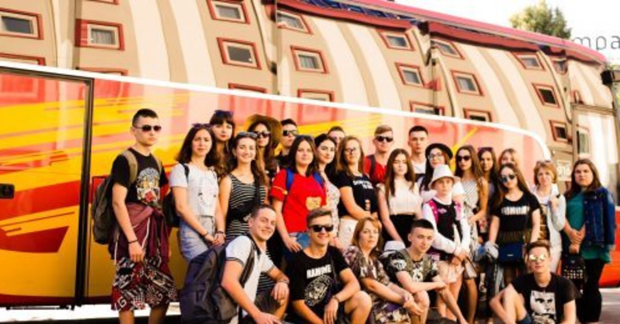 Осенние каникулы от Парижа до Дрездена. Сколько стоят детские автобусные туры