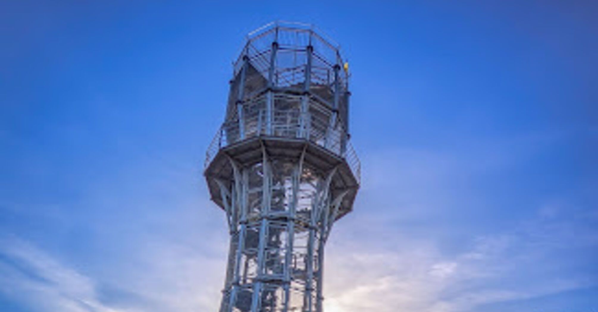 Карпатский маяк: что посмотреть на новой туристической точке - горе Цюхов