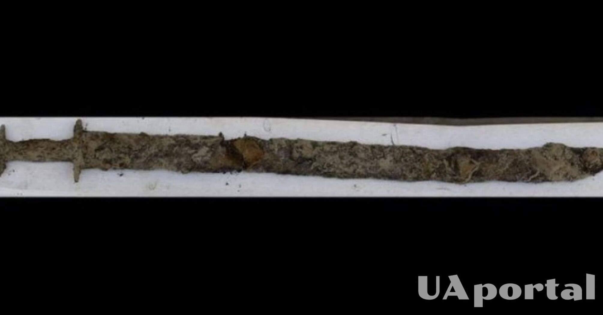 В Швеции на дне озера обнаружили древний меч 1500 лет