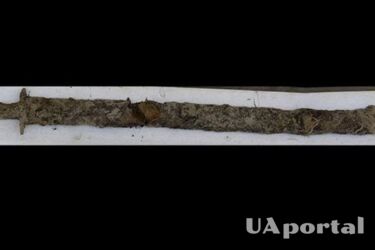 Ancient sword 1500 years old discovered at the bottom of a lake in Sweden  