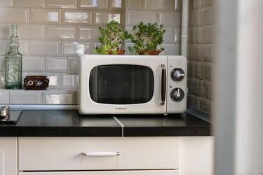 Корисні поради щодо очищення мікрохвильової печі