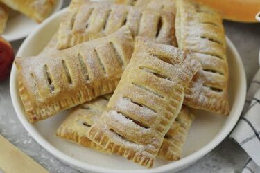 Самый простой рецепт хрустящих яблочных пирожков