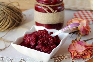 Как сделать свекольную икру с чесноком