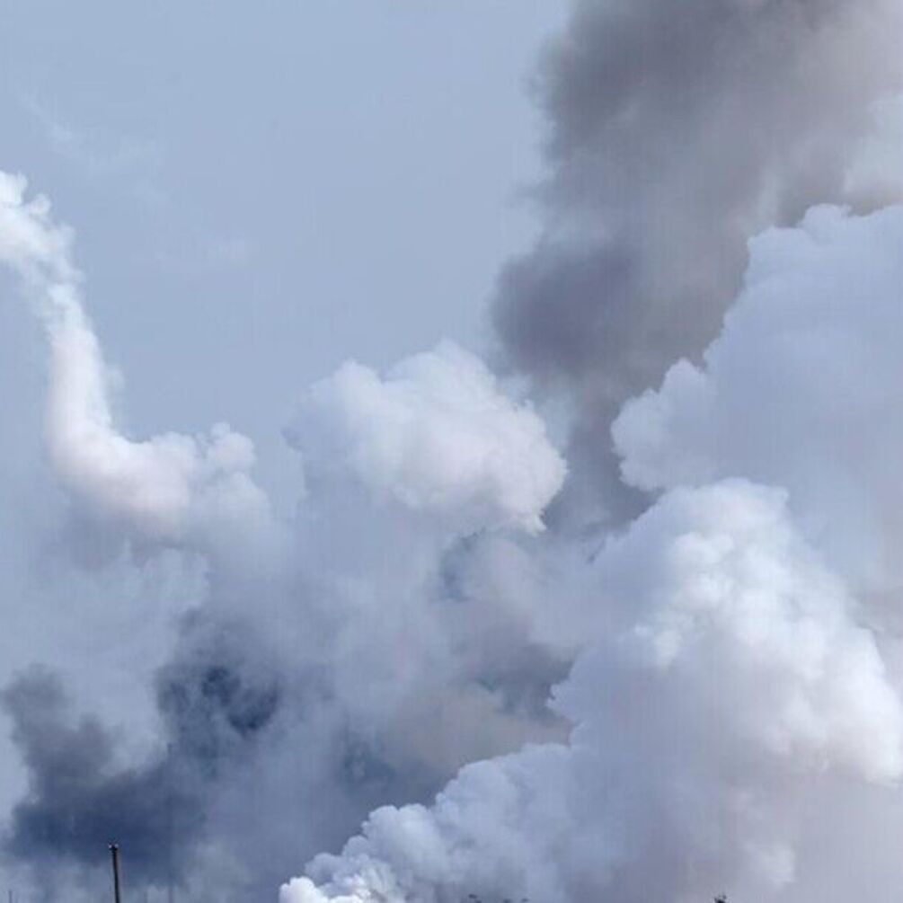 Dym i eksplozje zgłoszone na Krymie, wideo z lotu rakiety opublikowane (zdjęcia i wideo)