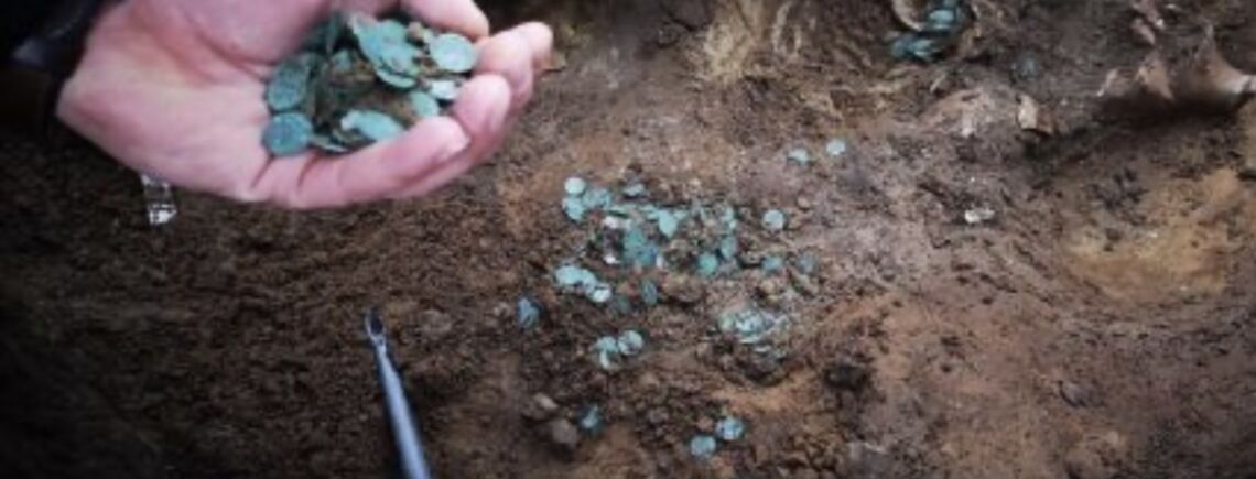 В Угорщині знайшли скарб часів Середньовіччя: найбільший з коли-небудь знайдених 