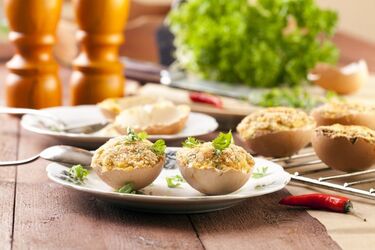 Як приготувати смажені яйця в шкаралупі