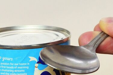 Як відкрити консерви ложкою без зусиль