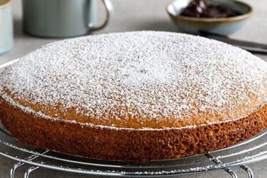 How to make a sponge cake in 9 minutes