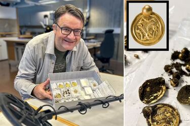 Металошукач у Норвегії випадково знайшов дивовижний золотий скарб (фото)