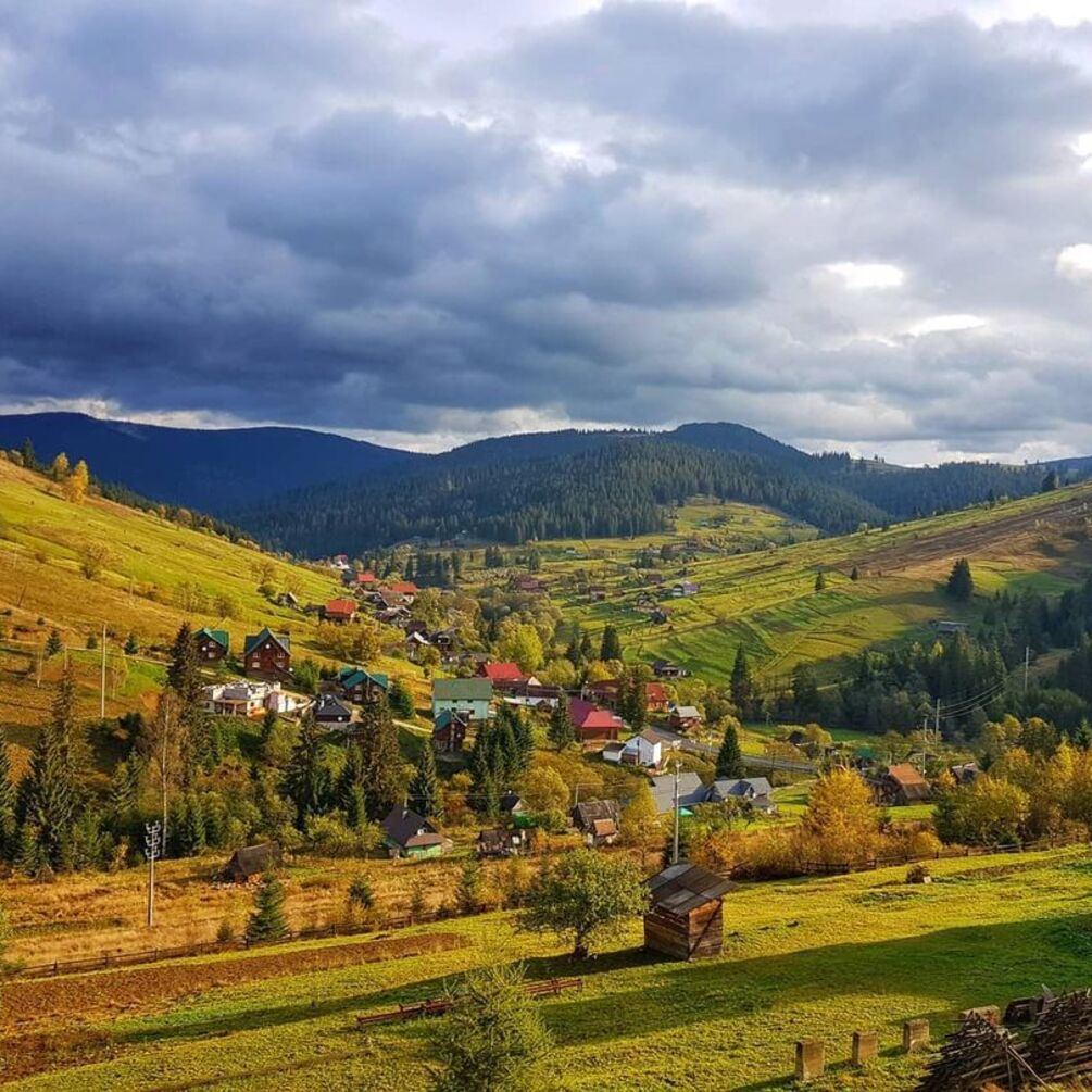 10 причин посетить Карпаты осенью: лучшие варианты горного отдыха