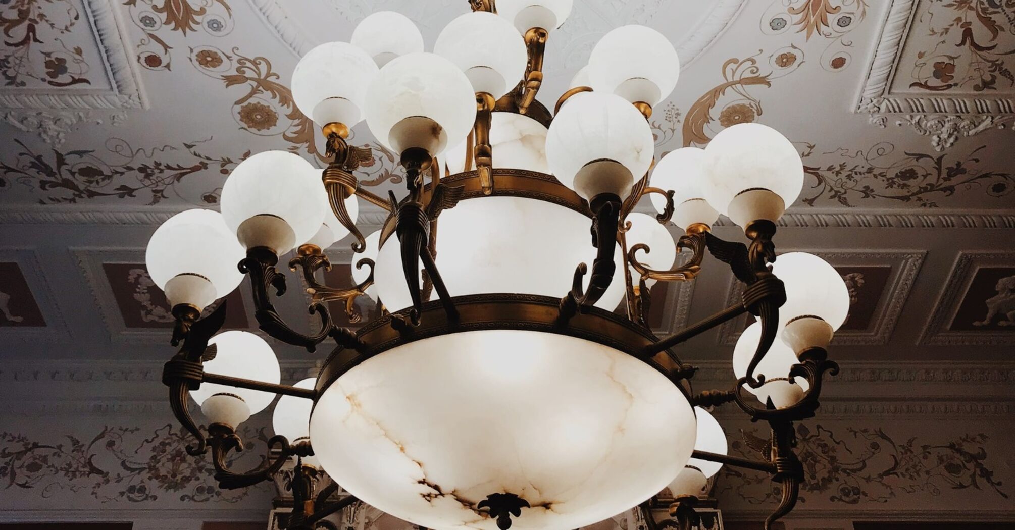 Advice on selecting the perfect chandelier