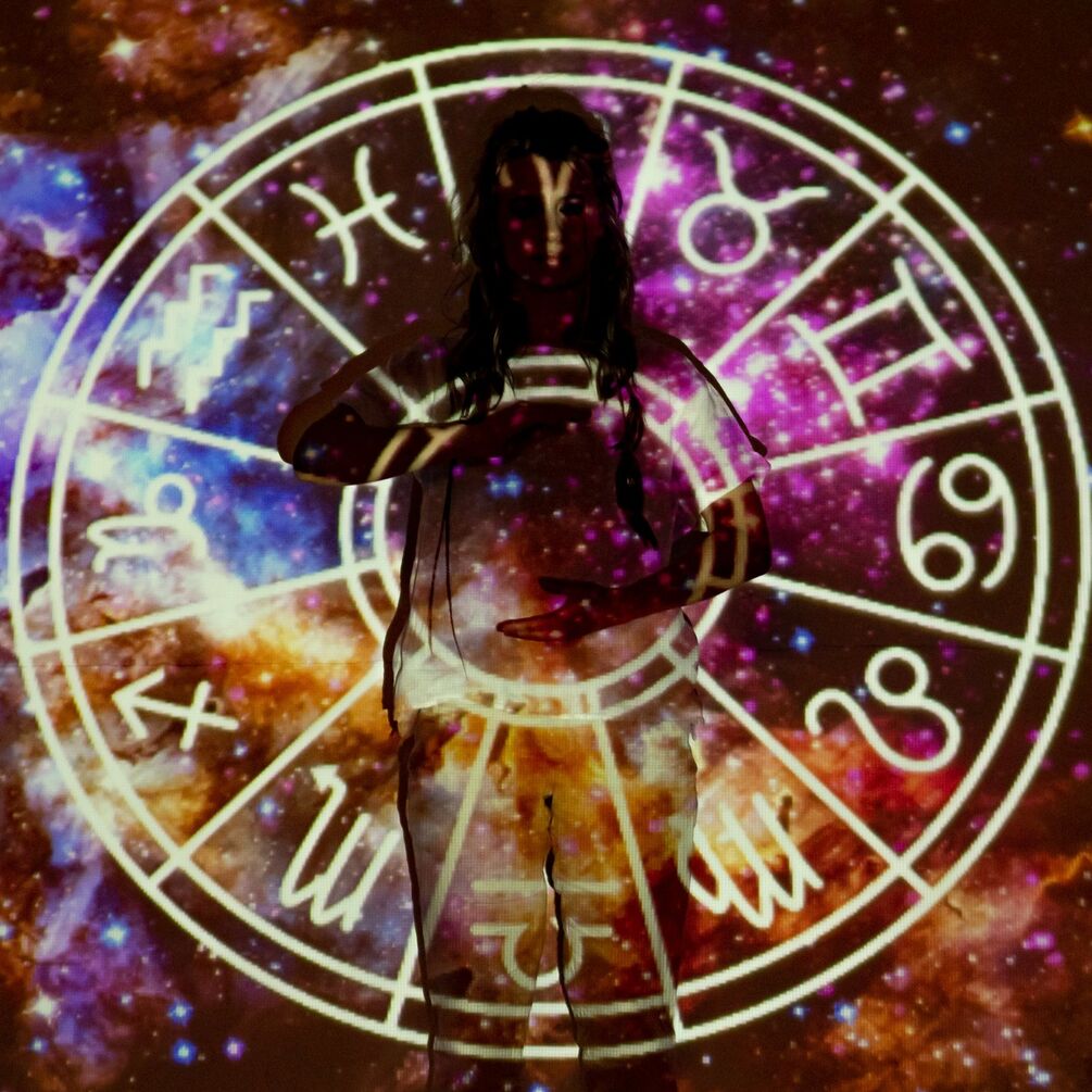 Три знака зодиака должны бесстрашно принять смелые решения: гороскоп на май