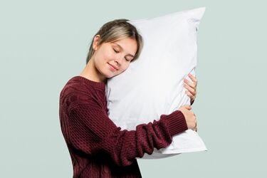 How to clean a pillow without washing: Three simple tips