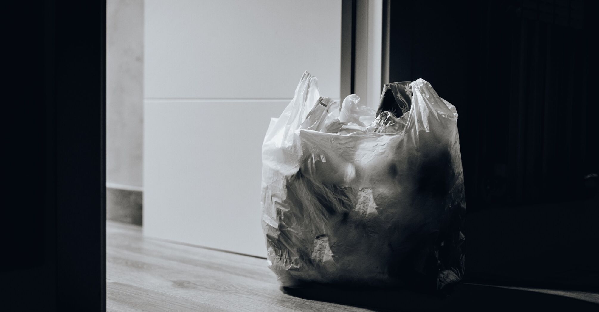 Как избавиться от неприятного запаха из мусорника: Действенные лайфхаки