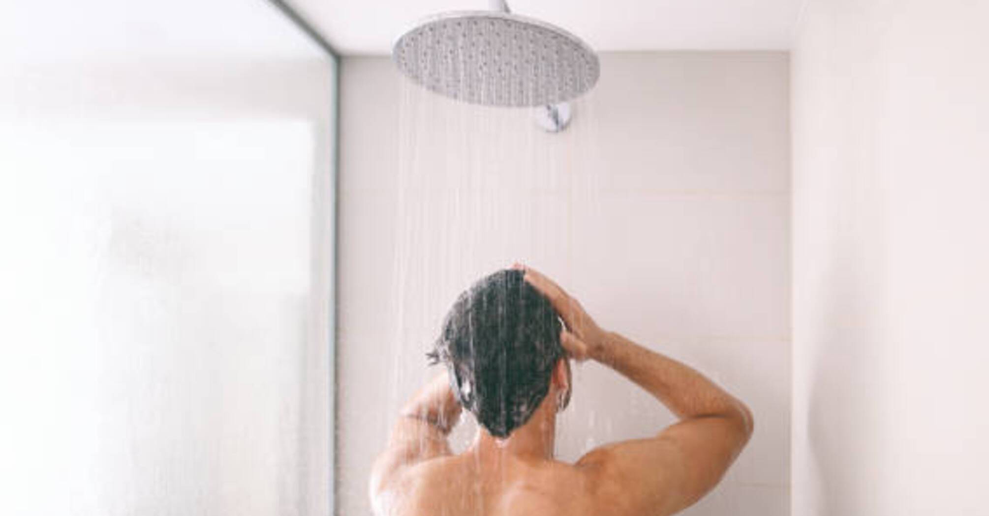 Чи корисно приймати холодний душ: Переваги та недоліки
